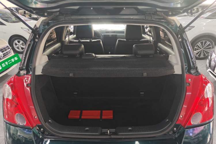 Used Suzuki Swift 2016 1.5L Automatic Fashionable Coolplay Edition Trunk