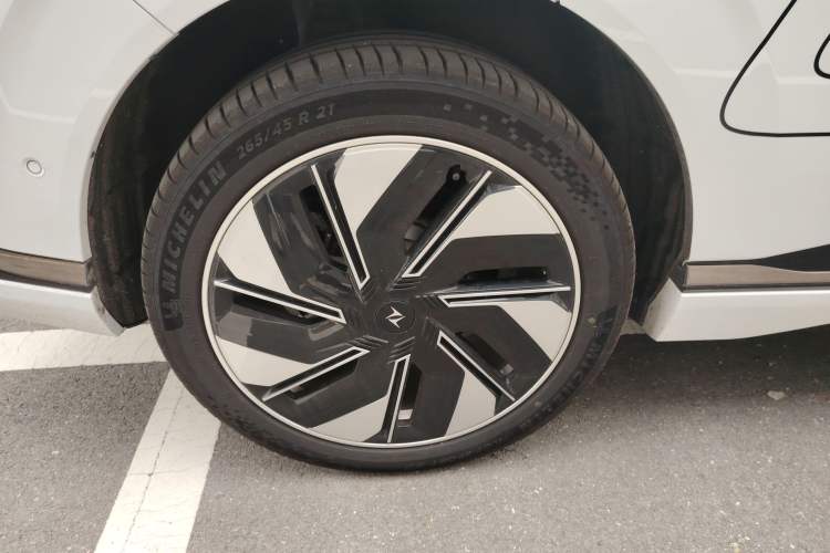 Used Dongfeng eπ eπ008 2025 210 Ultra LikeYi Edition 5-Seater
