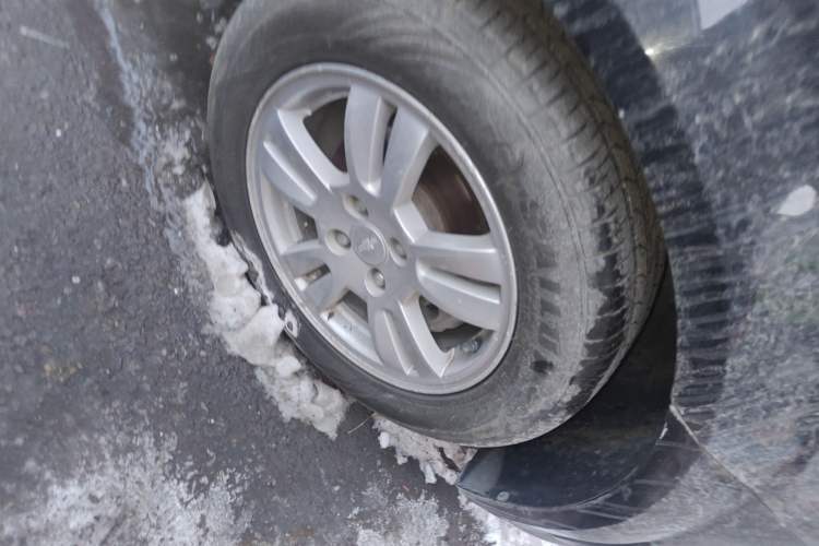 Used Chevrolet Aveo Sonic 2011 Sedan 1.4L Manual Transmission SE