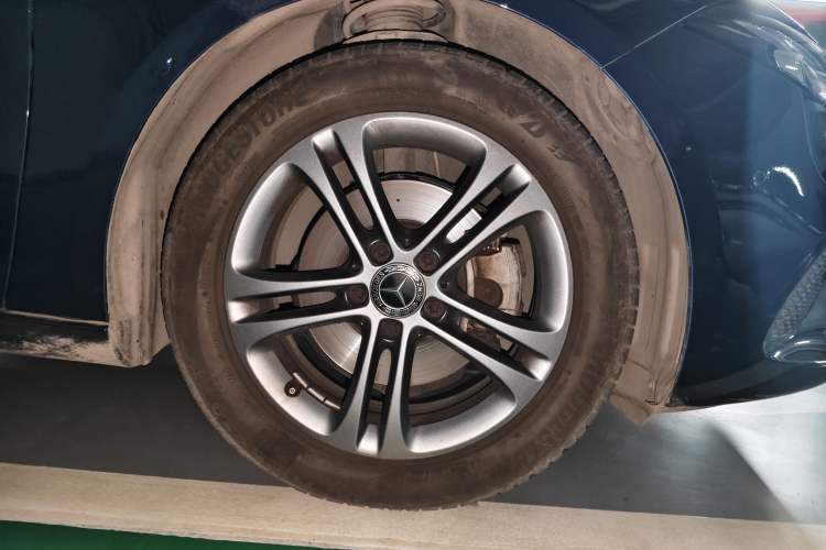 Used Mercedes-Benz A-Class 2019 A 200 L Right Front Wheel Hub