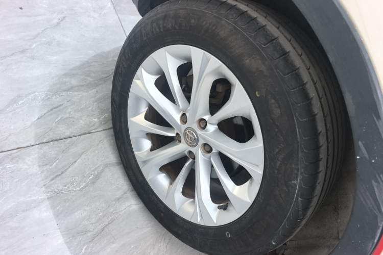 Used Brilliance V3 2015 1.5L Manual Smart Version Right Rear Wheel Hub