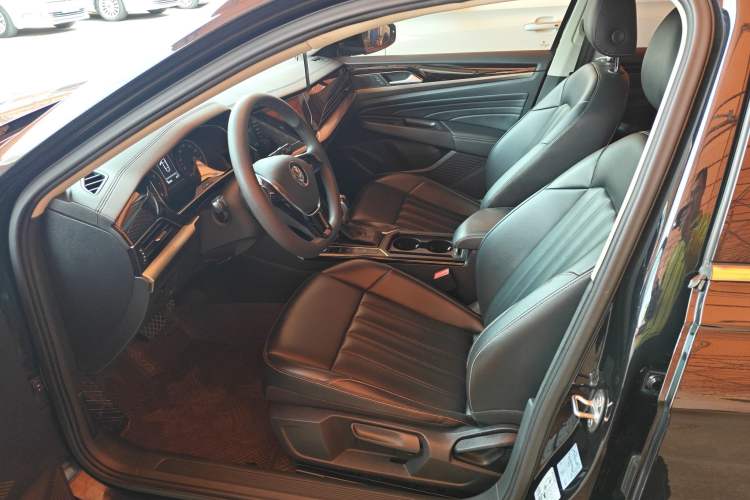 Used Volkswagen Passat 2020 280TSI Business Edition China VI Standard Left Front Seat