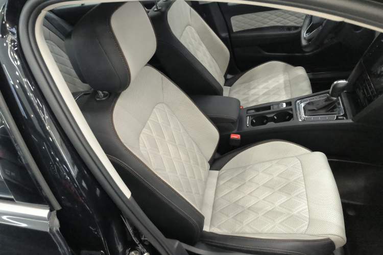 Used Volkswagen Magotan 2023 2 Million Units Commemorative Edition 330TSI DSG Luxury Version
