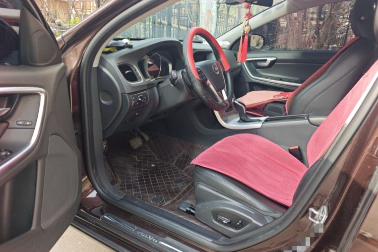 Used Volvo S60 2017 S60L T4 Smart Range Edition
