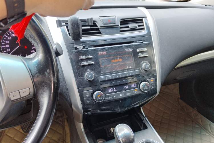 Used Nissan Teana 2013 2.0L XL Comfort Edition Audio And AC Panel