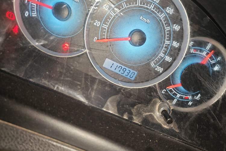 Used FAW Weizhi V5 2013 1.5L Manual Elite Model China IV Standard
