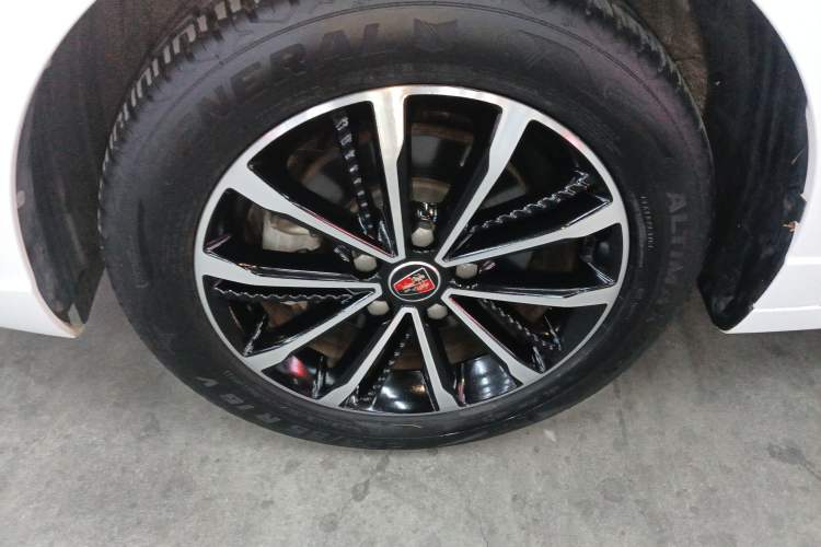 Used Roewe i5 2020 1.5L Automatic 4G Connect Luxury Flagship Edition
