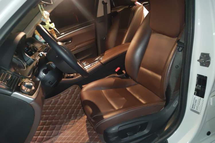 Used BMW 5 Series 2017 525Li Luxury Design Package Left Front Seat