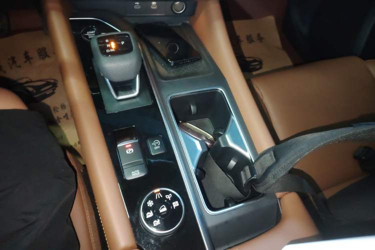 Used Nissan Pathfinder 2024 380 VC-TURBO Four-Wheel Drive Intelligent Driving Version 6 Seats Gear Lever