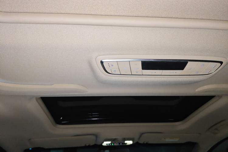 Used Buick GL8 2022 ES Land Cruiser 653T Luxury Model