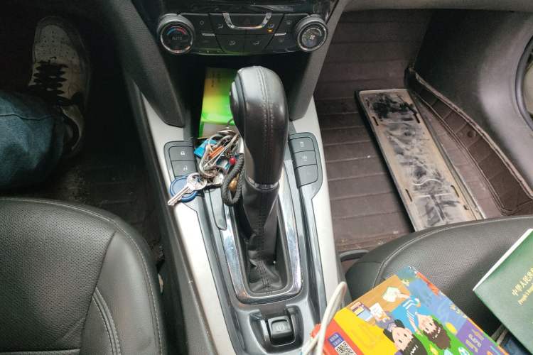 Used Chevrolet Malibu 2017 1.5T Automatic Luxury Edition Gear Lever