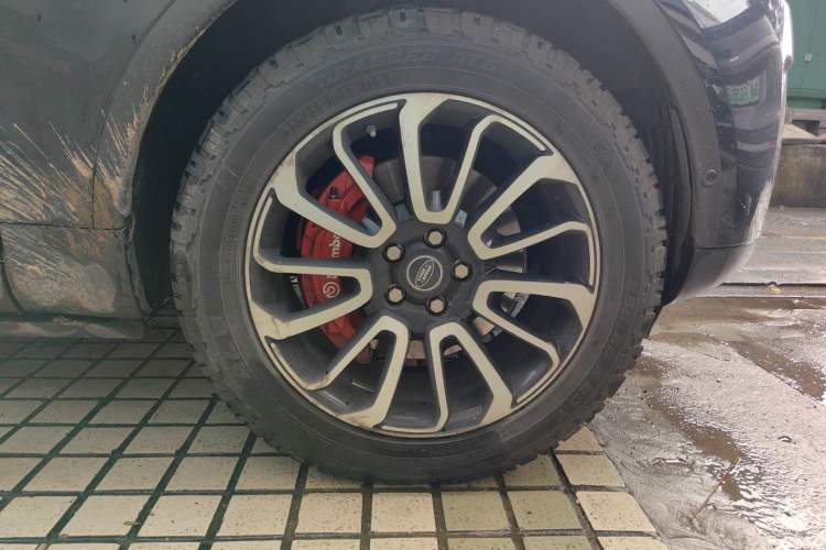 Used Land Rover Discovery 2019 3.0 SC V6 SE Right Front Wheel Hub