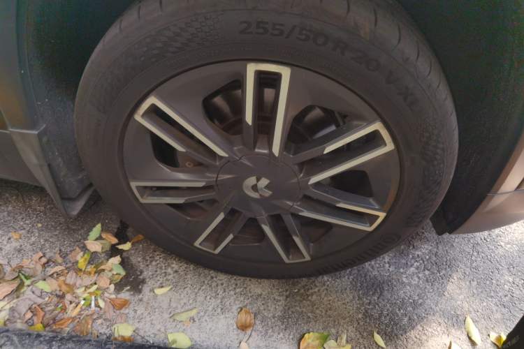 Used Nio ES6 2020 610 km Performance Version Right Front Wheel Hub