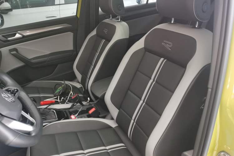 Used Volkswagen T-ROC 2023 300TSI DSG Two-Wheel Drive Starlight Edition