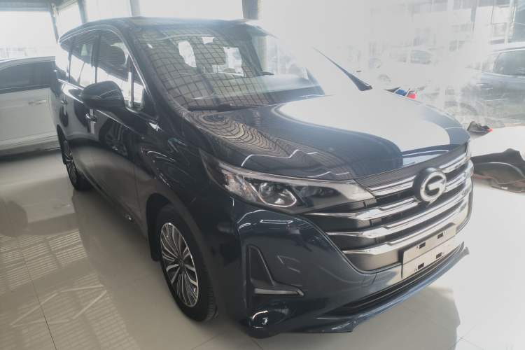 Used GAC Trumpchi M6 2021 270T DCT Luxury Edition (7-seater) Front Right 45 Deg