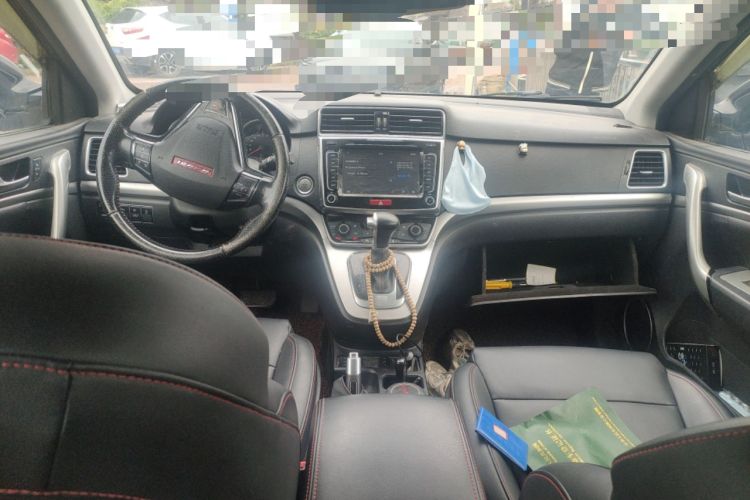 Used Haval H6 2016 Upgraded Model 1.5T Automatic Two-Wheel Drive Elite Version Center Console