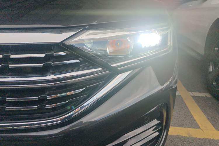 Used Volkswagen Sagitar 2023 300TSI DSG Excellence Edition Left Front Headlight