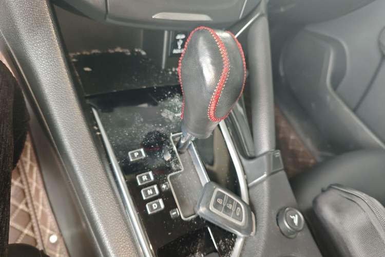 Used Dongfeng Aeolus AX7 2016 2.0L Automatic Zhiyi Trim