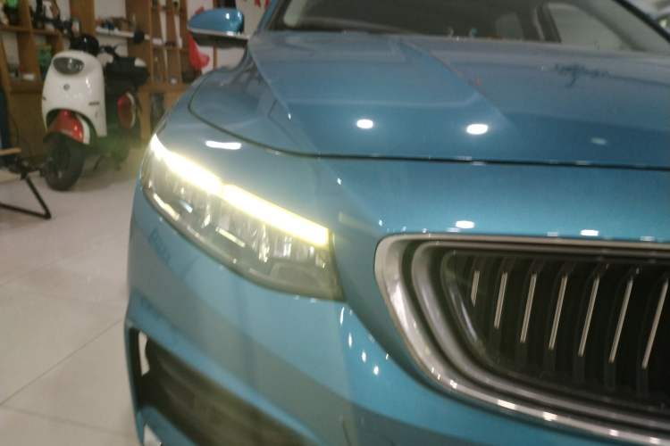 Used Geely Auto Preface 2021 Revised Version 2.0TD Luxury Edition Right Front Headlight