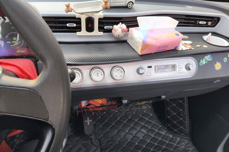 Used Wuling Hongguang MINIEV 2022 Macaron Premium Model – Lithium Iron Phosphate