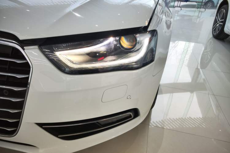 Used Audi A4L 2016 35 TFSI Collector's Edition Automatic Standard Model Left Front Headlight