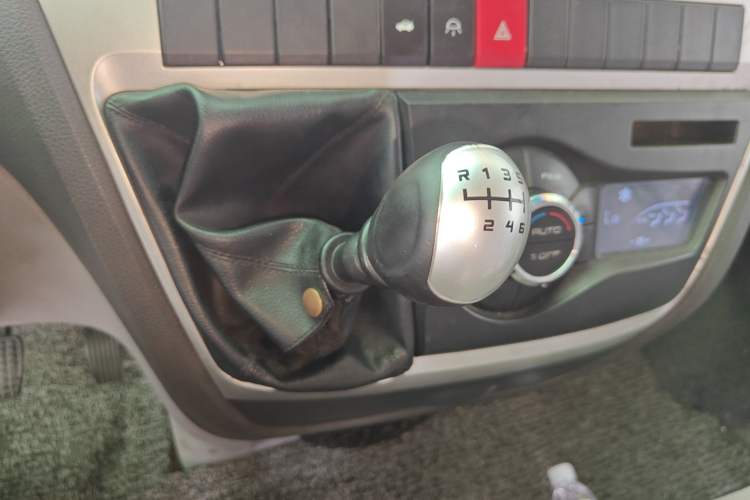 Used Iveco Power Daily 2017 3.0T Deluxe A32 Mid-Roof 6-7 Seater F1CE34818
