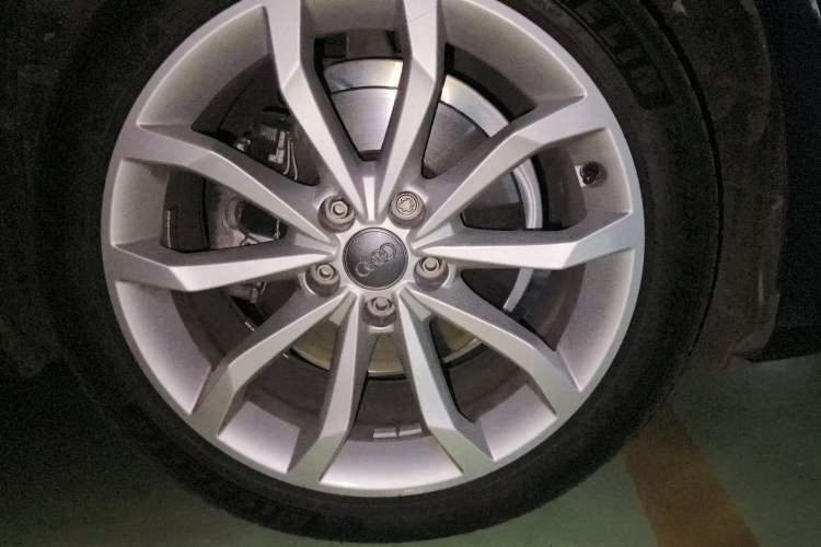 Used Audi A4L 2018 30th Anniversary Edition 40 TFSI Fashion Model
