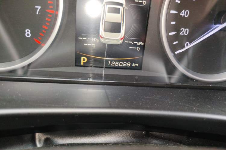 Used Geely Auto Emgrand GT 2015 1.8T Flagship Model
