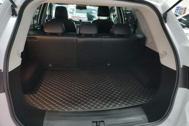 Used Roewe RX5 2022 330TGI Automatic National Style Edition Trunk