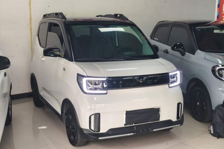 Used Wuling Hongguang MINIEV 2022 GAMEBOY 300km Enthusiast Model with Lithium Iron Phosphate
