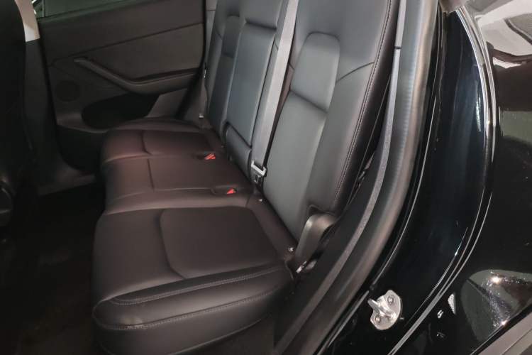 Used Tesla Model Y 2023 Long-Range All-Wheel-Drive Version
