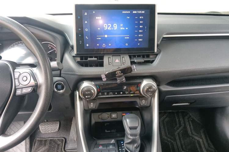 Used Toyota RAV4 2022 2.0L CVT Two-Wheel Drive Fashion Edition