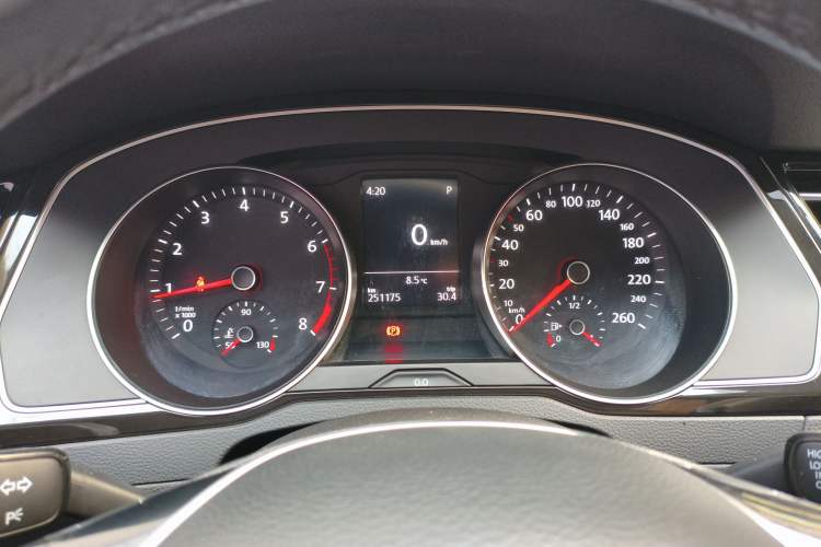 Used Volkswagen Magotan 2018 380TSI DSG Luxury Model Instrument Cluster