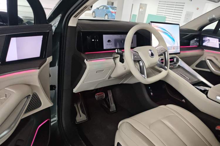 Used Denza N9 2025 Flagship Model