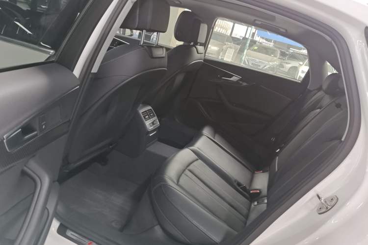 Used Audi A4L 2022 40 TFSI Fashion Dynamic Model
