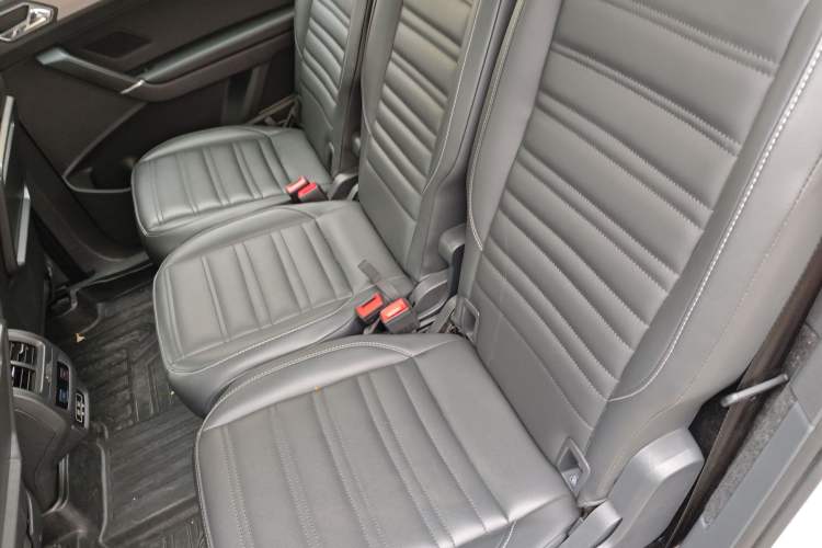 Used Volkswagen Touran 2018 Volkswagen Touran L 280TSI DSG Comfort Edition 7 Seats China V Emission Standard Left Rear Seat