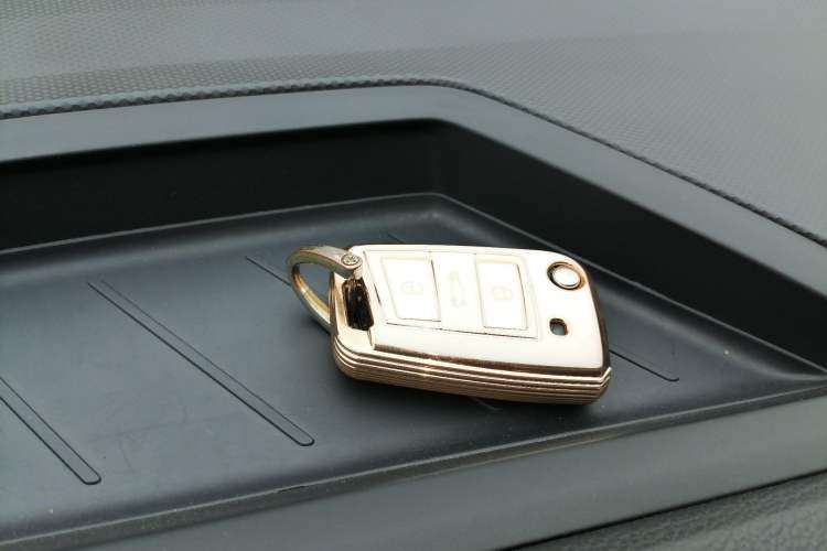 Used Volkswagen Tiguan L 2019 Revised 330TSI Automatic Two-Wheel Drive Smart & Luxury Edition China VI Standard Vehicle Key