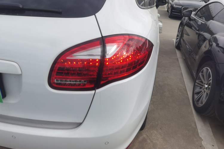 Used Porsche Cayenne 2014 Cayenne Platinum Edition 3.0T
