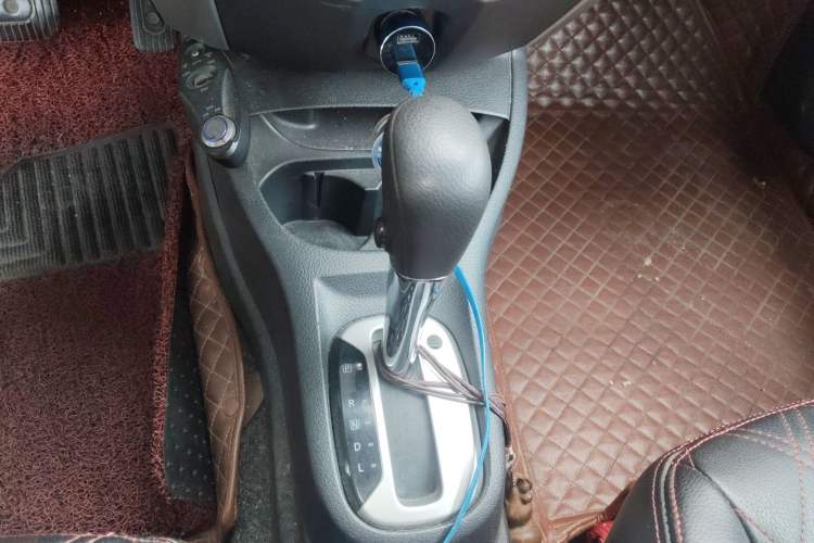 Used Nissan Livina 2013 Jinrui 1.6XL CVT Comfort Edition Gear Lever