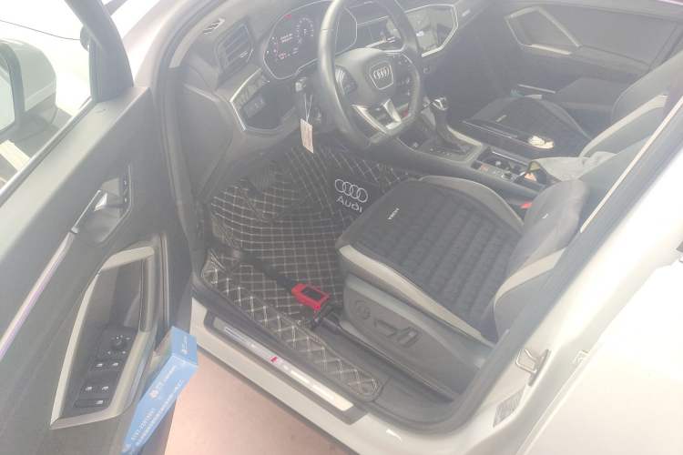 Used Audi Q3 2020 40 TFSI Fashion Dynamic Model
