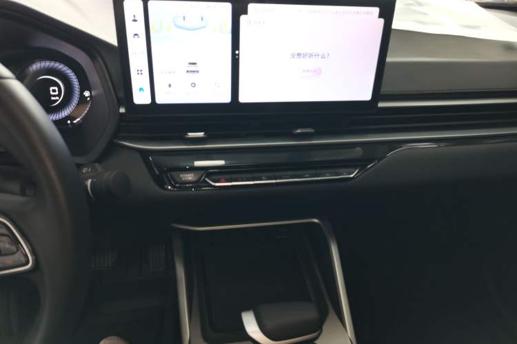 Used Geely Auto Emgrand 2025 4th Generation 1.5L CVT Luxury Version Audio And AC Panel