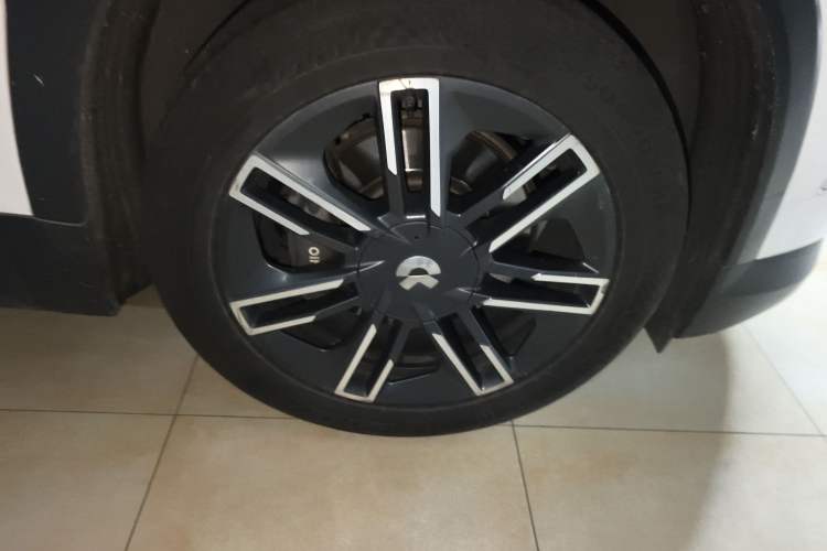 Used Nio ES6 2019 430KM First-Edition Commemorative Version Right Front Wheel Hub