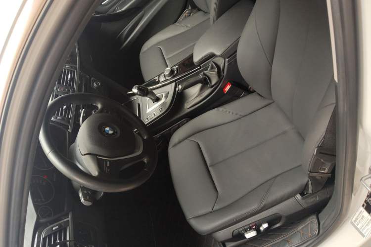 Used BMW 3 Series 2017 320Li Fashion Model
