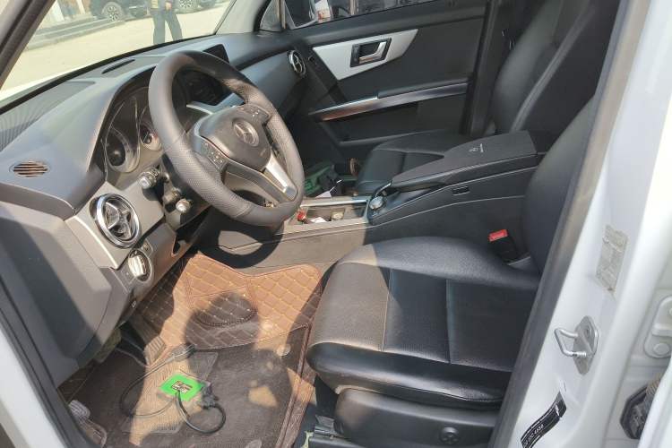 Used Mercedes-Benz GLK-Class 2013 GLK 300 4MATIC Dynamic Sunroof Model
