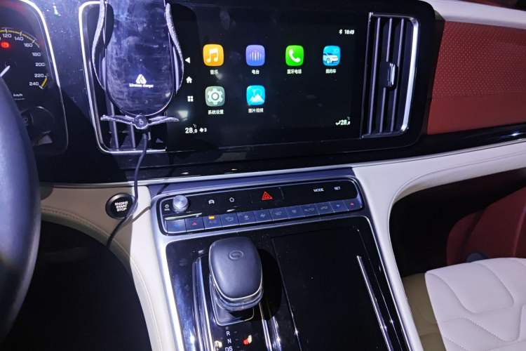 Used GAC Trumpchi M8 2023 Lingxiu Series 390T Luxury Edition Audio And AC Panel