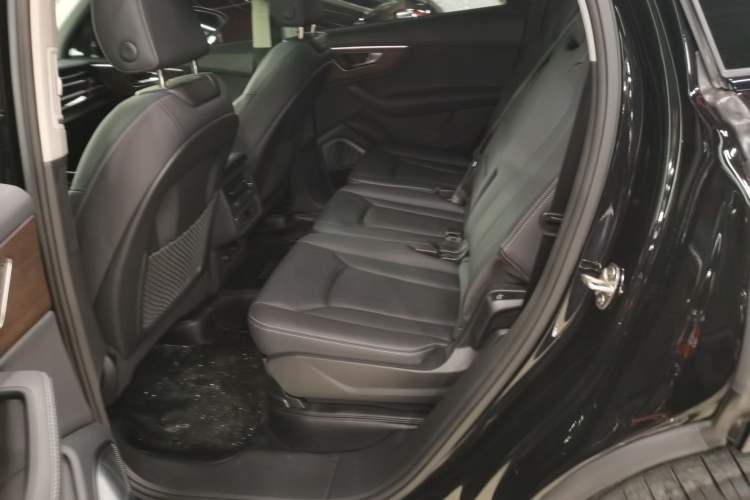 Used Audi Q7 2025 45 TFSI quattro S line Black Warrior Edition
