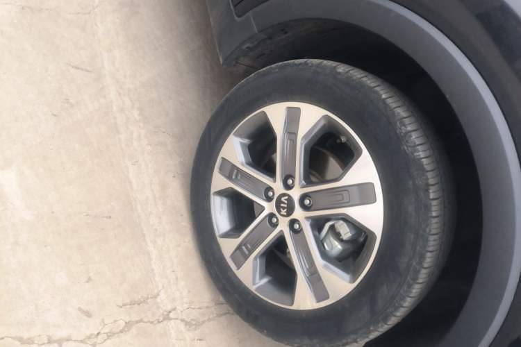 Used Kia Sportage R 2019 2.0L Automatic Smart Luxury Edition Right Front Wheel Hub