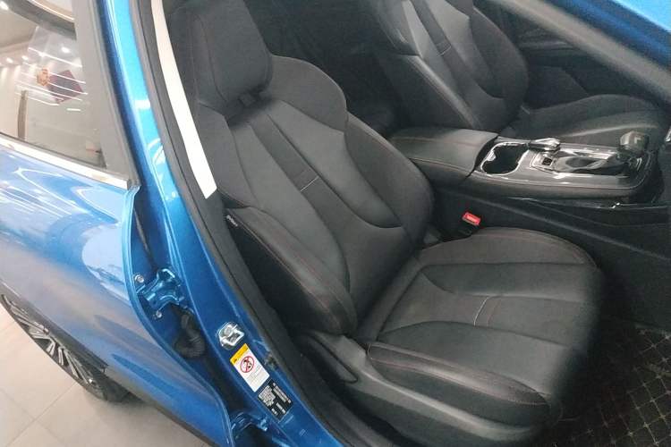 Used CHANGAN OSHAN X5 2021 1.5T DCT Prestige Edition Right Front Seat