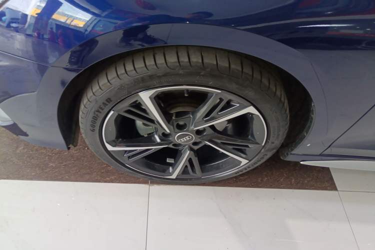 Used Audi A3 2022 A3L Limousine 35 TFSI Fashion Sport Model Left Front Wheel Hub