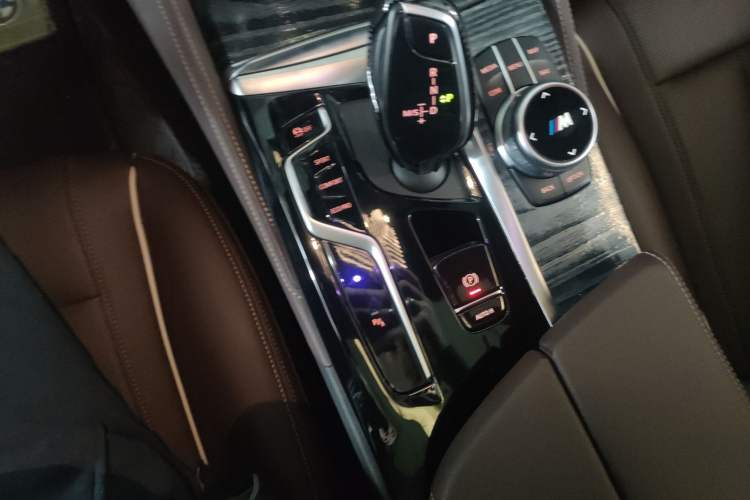 Used BMW 5 Series 2021 Facelifted 530Li xDrive M Sport Package